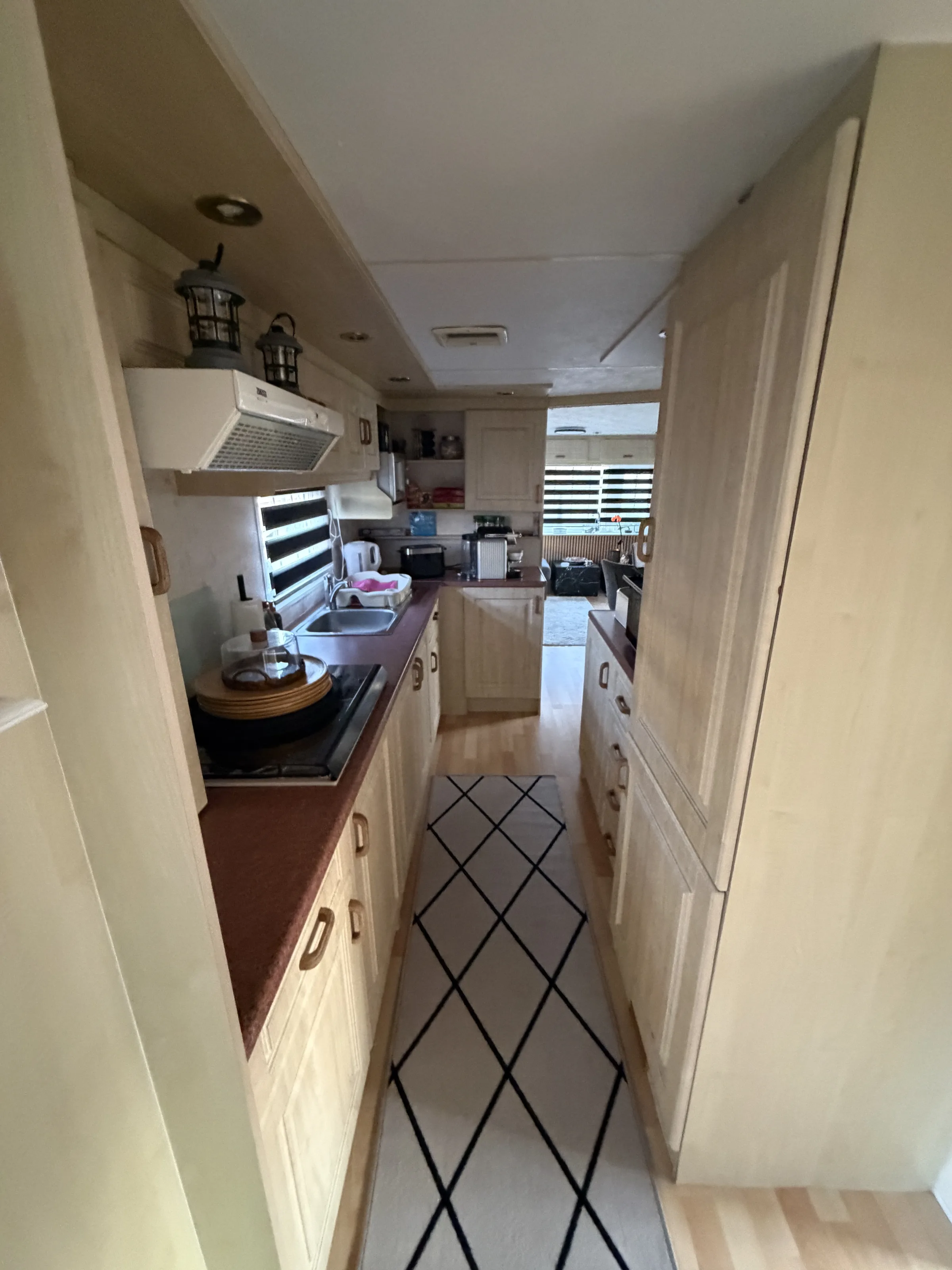 Rodeo Caravan - Instapklare en goed onderhouden sta-caravan 2 slaapkamers