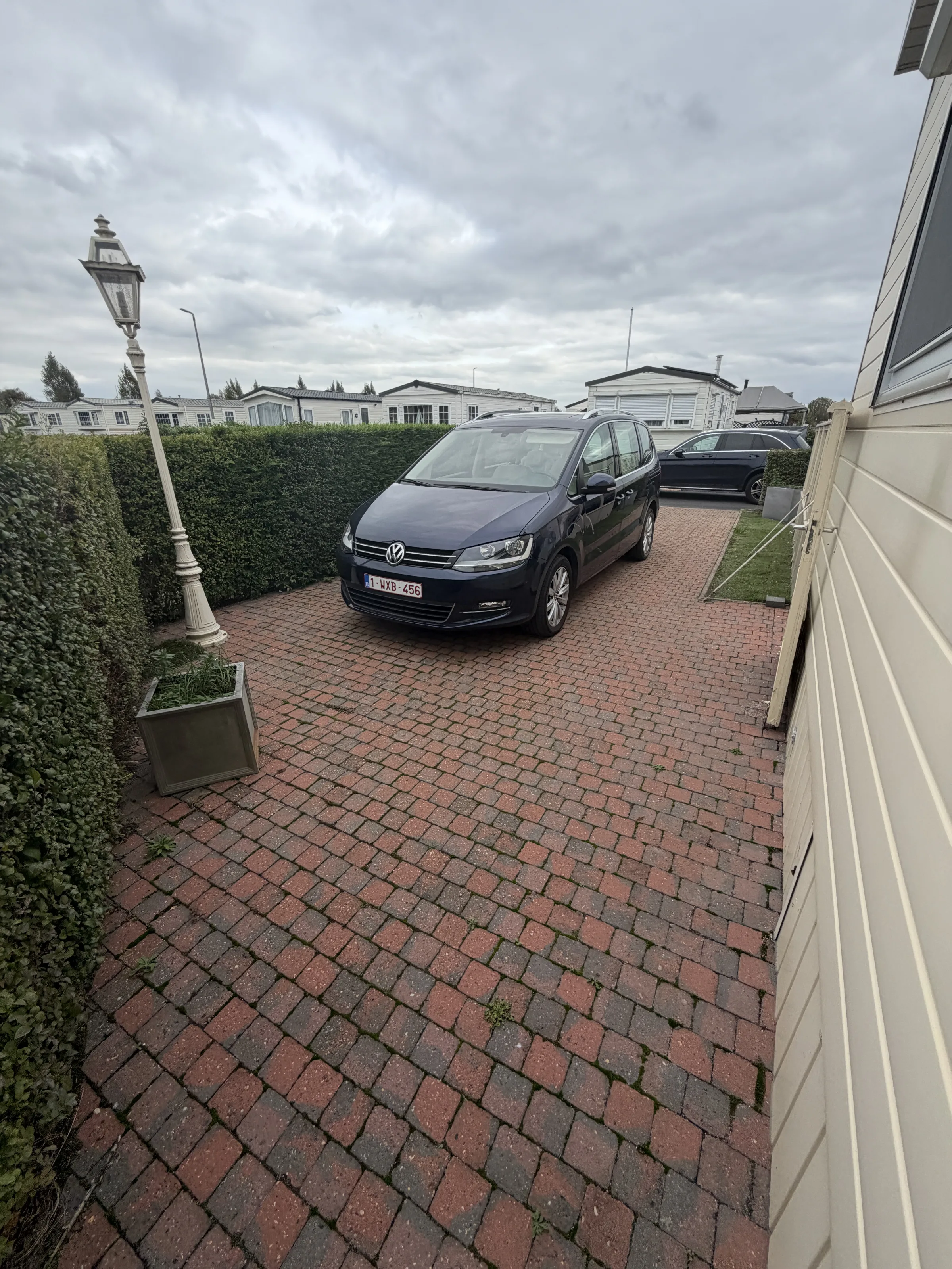 Unieke L-chalet – volledig gerenoveerd en instapklaar.