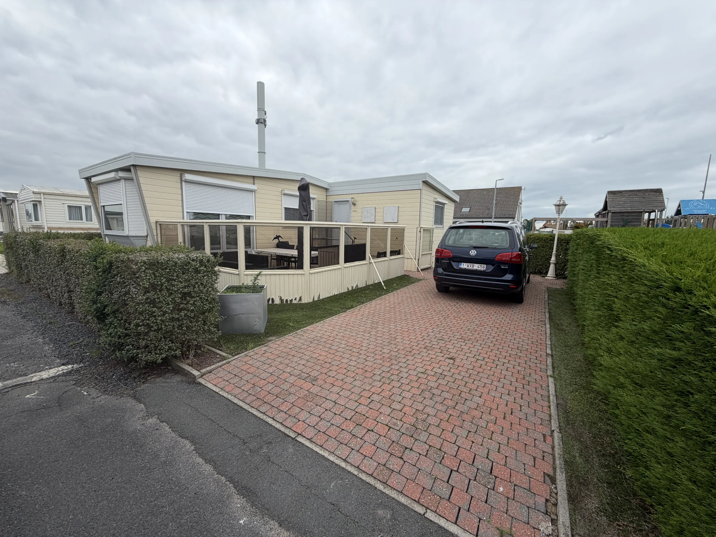 Unieke L-chalet – volledig gerenoveerd en instapklaar.