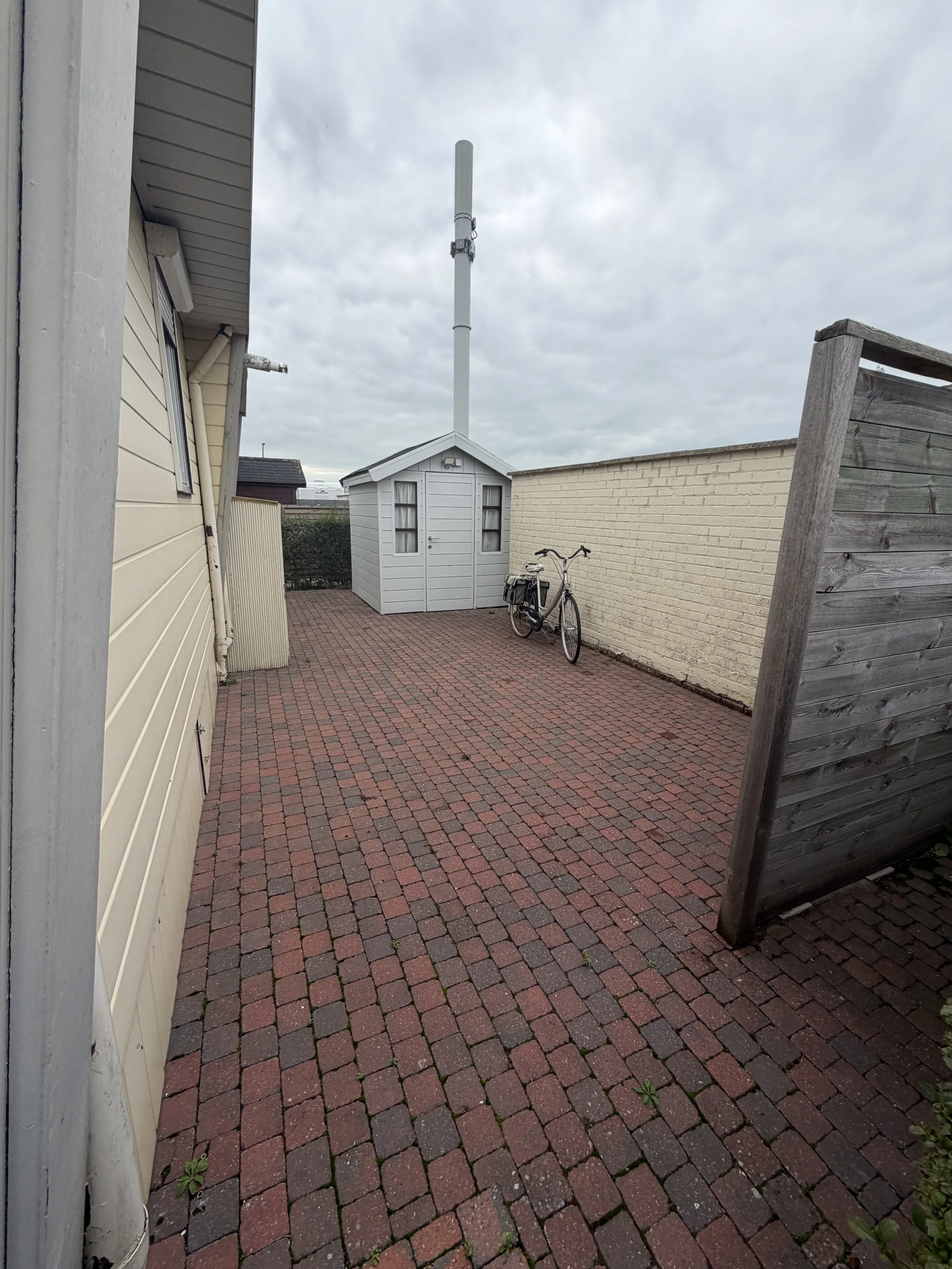 Unieke L-chalet – volledig gerenoveerd en instapklaar.